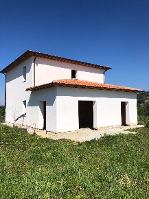 Foto Villa unifamiliare a Montecarlo di 190 m² con 8 locali in vendita