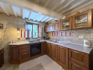 Foto Casa indipendente a Camaiore Camaiore Paese di 108 m² con 4 locali