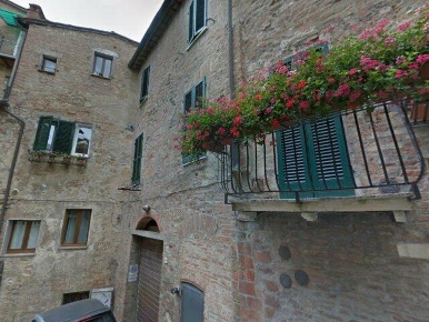 Foto Magazzino a Montepulciano Centro di 152 m² con 1 locali in vendita