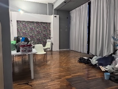 Foto Locale commerciale a Calcinaia Fornacette di 500 m² con 4 locali