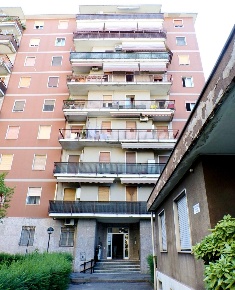 Foto Appartamento a Segrate Segrate Centro di 72 m² con 4 locali in vendita