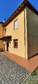 Foto Casa indipendente a Santa Maria a Monte Centro di 130 m² con 5 locali