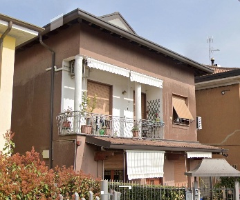 Foto Appartamento a Cesano Maderno di 124 m² con 4 locali in vendita