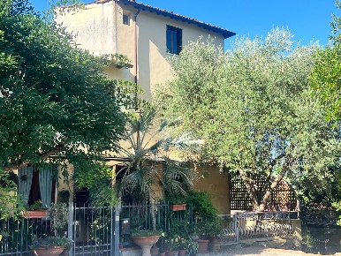 Foto Casa indipendente a Lucca Massa Pisana - Vicopelago di 135 m²