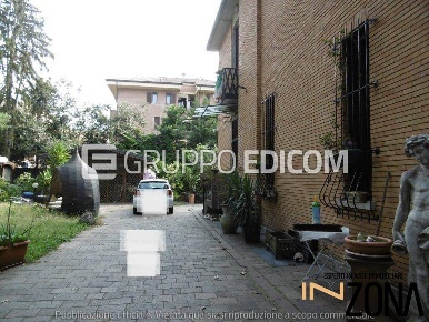 Foto Villa unifamiliare in Corso Italia 56 - Viale Edison 4, di 459 m²