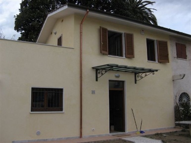 Foto Appartamento in via Bugneta, Pietrasanta di 90 m² con 4 locali