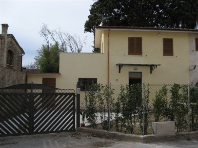 Foto Appartamento in via Bugneta, Pietrasanta di 90 m² con 4 locali