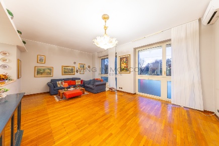 Foto Appartamento in Via Legnano 8, Milano Lanza di 160 m² con 4 locali