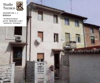 Foto Appartamento in Del Suffragio, Pontevico Centro di 160 m² con 9 locali