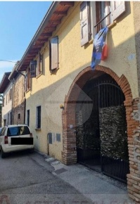 Foto Appartamento in Damiano Chiesa, Lonato del Garda Esenta di 133 m²