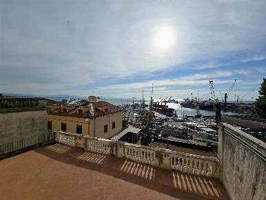 Foto Appartamento in Via Benedetto Croce  44, Salerno di 250 m² in vendita