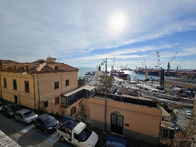 Foto Appartamento in Via Benedetto Croce  44, Salerno di 250 m² in vendita