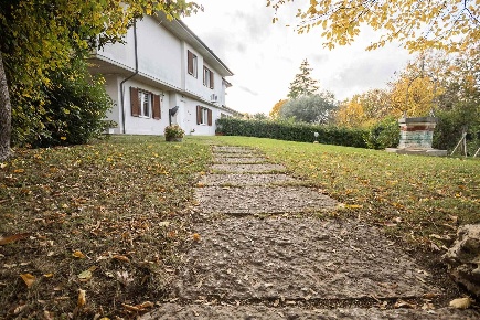 Foto Villa a schiera a Jesi Via dell'Agraria di 150 m² con 5 locali