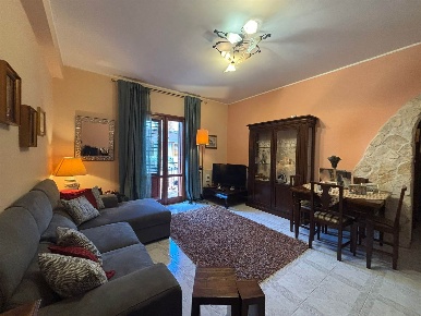 Foto Appartamento a Tremestieri Etneo Centro di 90 m² con 3 locali