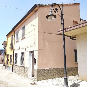 Foto Casa indipendente in via croce 73, Paternopoli di 80 m² con 3 locali