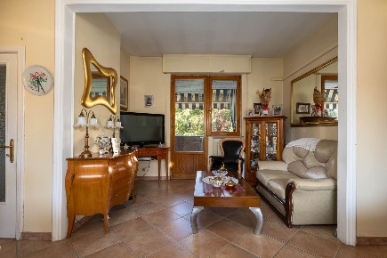 Foto Appartamento a Poggibonsi Centro di 85 m² con 5 locali in vendita