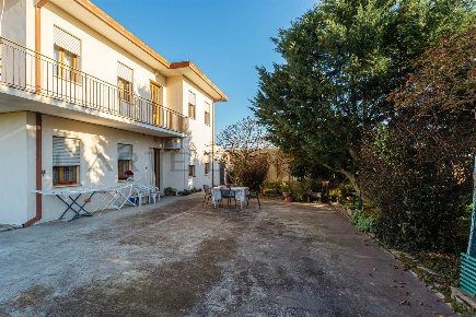 Foto Casa indipendente a Monselice Monticelli di 195 m² con 8 locali