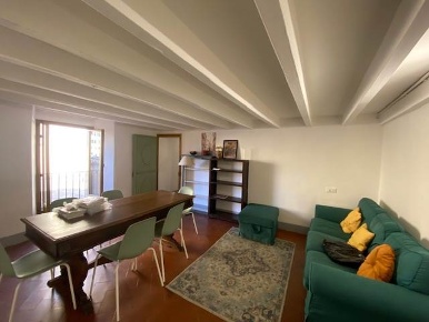 Foto Appartamento a Firenze Santo Spirito di 100 m² con 5 locali in affitto