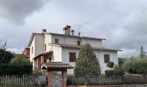 Foto Appartamento in via ottaviani  11, Camerino Centro di 100 m²