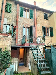 Foto Appartamento a Siena di 109 m² con 7 locali in vendita