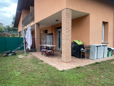 Foto Villa a schiera in Via Del Fontanone, Azzate Centro di 110 m²
