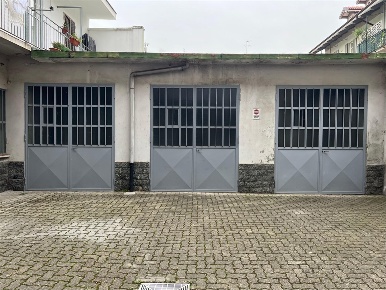 Foto Magazzino in Via ravenna, Torino Aurora di 111 m² con 3 locali