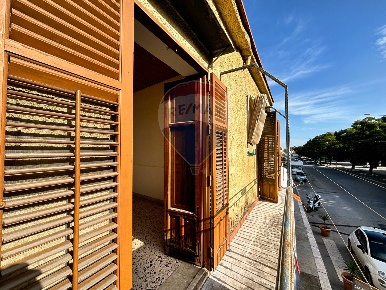 Foto Case semi ndipendenti in Via Villagrazia, Palermo Guadagna di 72 m²