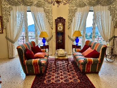 Foto Appartamento in piazza molines, Giaveno Centro di 188 m² con 8 locali