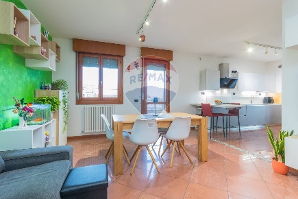 Foto Appartamento a Cartura Centro di 90 m² con 3 locali in vendita