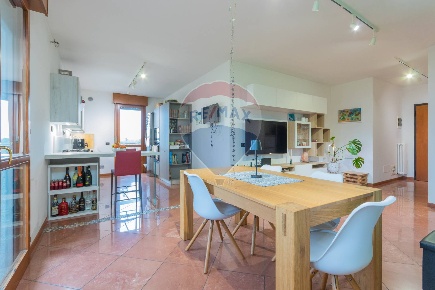 Foto Appartamento a Cartura Centro di 90 m² con 3 locali in vendita