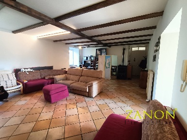 Foto Appartamento in Via Ottaviano Parcar, Gorizia Centro di 177 m²