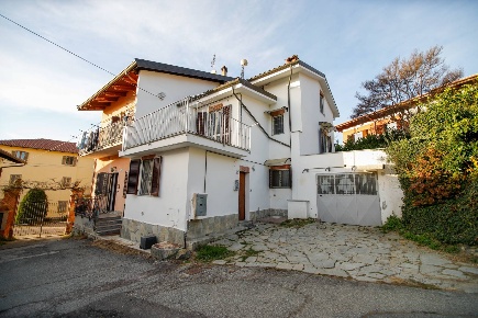 Foto Case semi ndipendenti in Strada Negri, Castagneto Po Centro di 140 m²