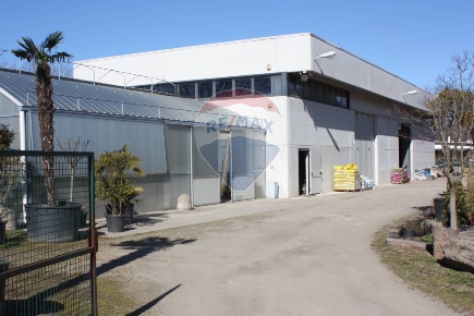 Foto Capannone industriale a Busto Arsizio Sant'Anna di 600 m² in vendita