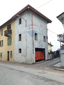 Foto Appartamento in Via Battisti, Bardello con Malgesso e Bregano