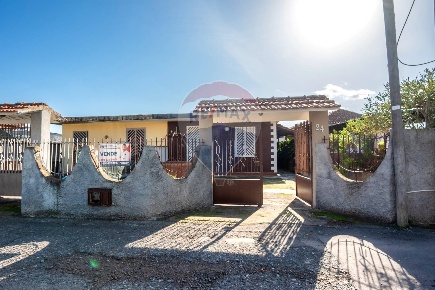 Foto Villa unifamiliare in Via Alloro, Catania Villaggio Paradiso di 94 m²