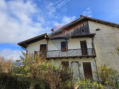 Foto Case semi ndipendenti in Via Rigoi, Lamon Centro di 85 m² con 2 locali