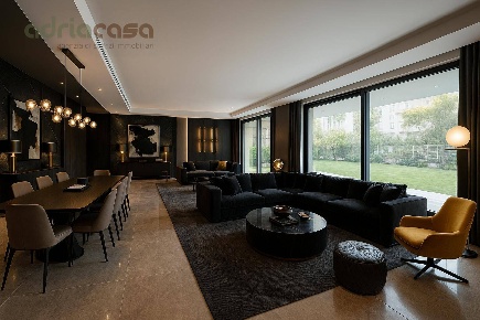 Foto Appartamento in Viale Emilia, Riccione Parco di 300 m² con 7 locali