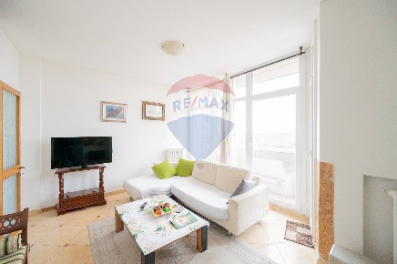 Foto Appartamento in Via Bertioli, Ostiglia Centro di 82 m² con 3 locali