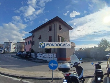 Foto Case semi ndipendenti in via farini, Carrara Avenza di 225 m²