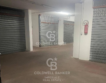 Foto Box a Roma di 27 m² con 1 locali in vendita