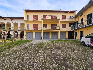Foto Appartamento in via Gramsci, Bellinzago Novarese Centro di 84 m²