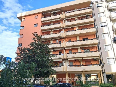Foto Appartamento a Ascoli Piceno di 80 m² con 5 locali in vendita