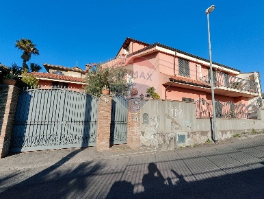 Foto Case semi ndipendenti in Via Poggio del Lupo, Misterbianco di 400 m²