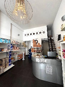 Foto Negozio in via dei Fiordalisi, Milano Lorenteggio di 35 m² in affitto