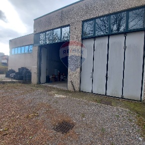 Foto Magazzino in VIA GUARALDA, Varese Giubiano - San Carlo di 60 m²
