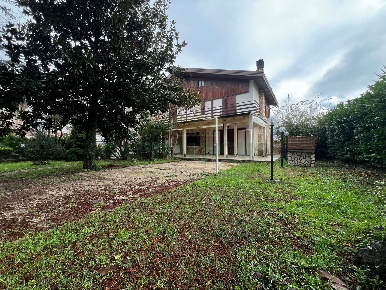 Foto Villa unifamiliare in Via Roma, Serino Sala di 150 m² con 4 locali