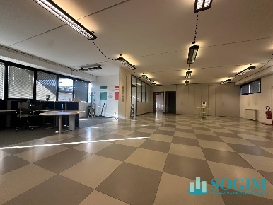 Foto Ufficio in via Dell'Artigianato, Muggiò Taccona di 210 m² in vendita