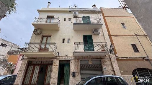 Foto Casa indipendente in Via San Tommaso 21/23, Noicattaro Centro di 85 m²