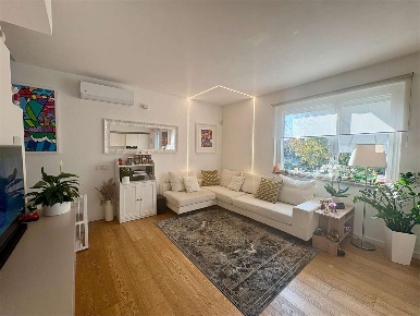 Foto Villa bifamiliare a Bregnano di 114 m² con 5 locali in vendita