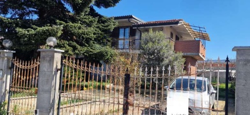 Foto Villa bifamiliare in Via Pinerolo, Frossasco Centro di 232 m² all'asta